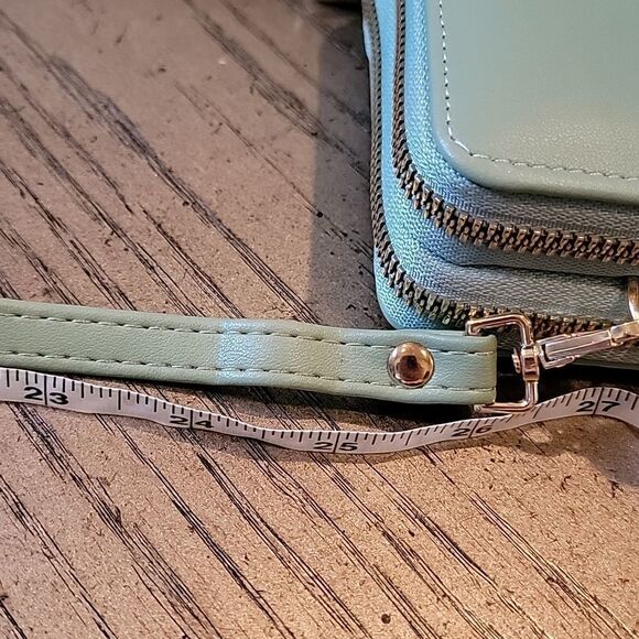 Mint green crossbody bag 3 separate compartments NWT 💚🤍 - Picture 9 of 11